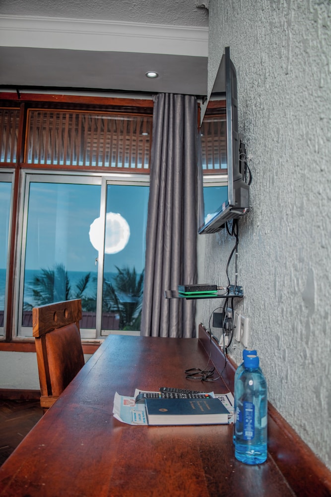 Serene Beach Resort 43/76