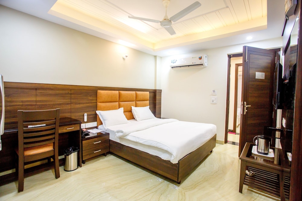 Hotel Tara Palace Daryaganj 19/32