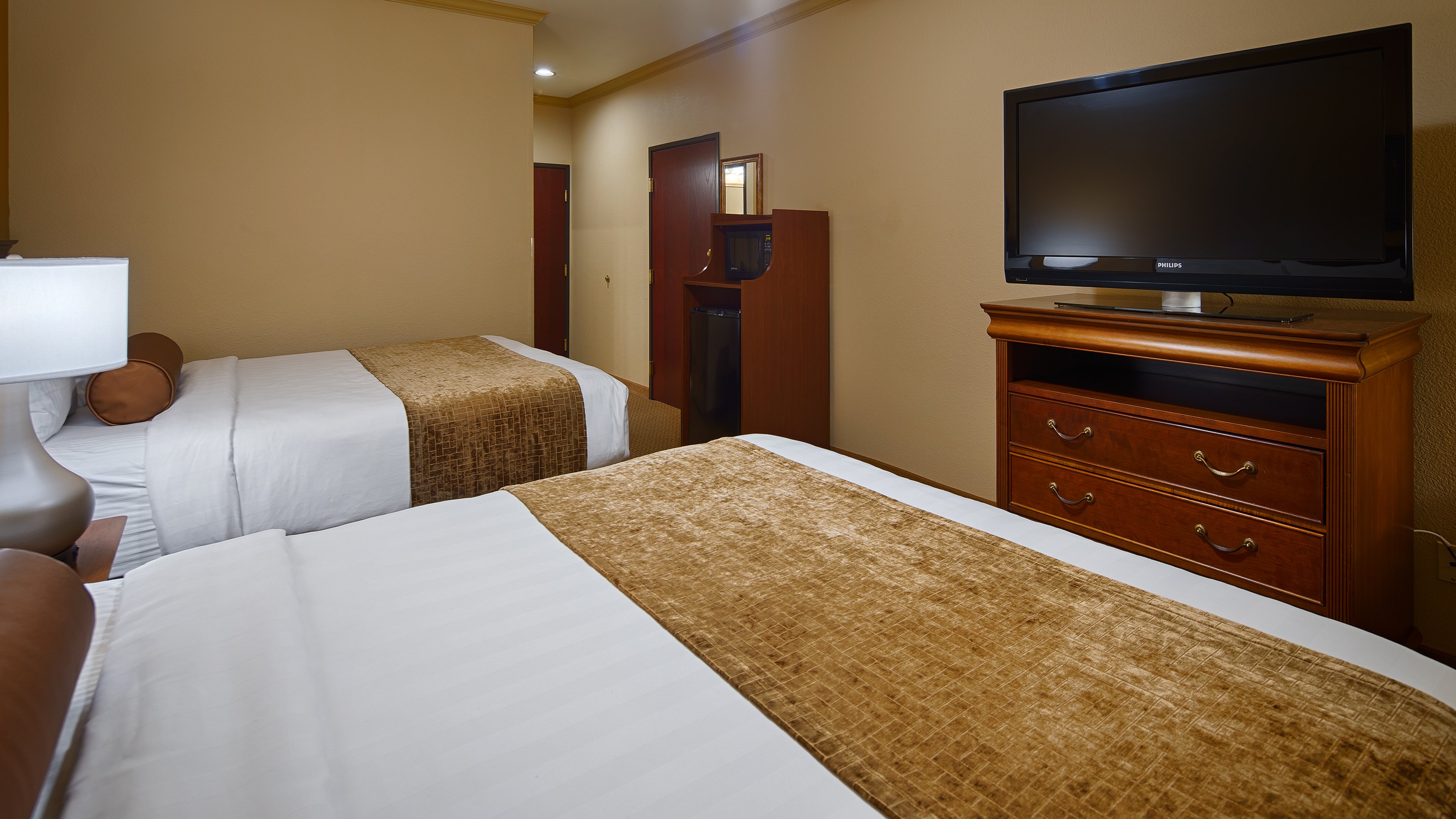 Best Western Plus Crown Colony Inn and Suites 20/59
