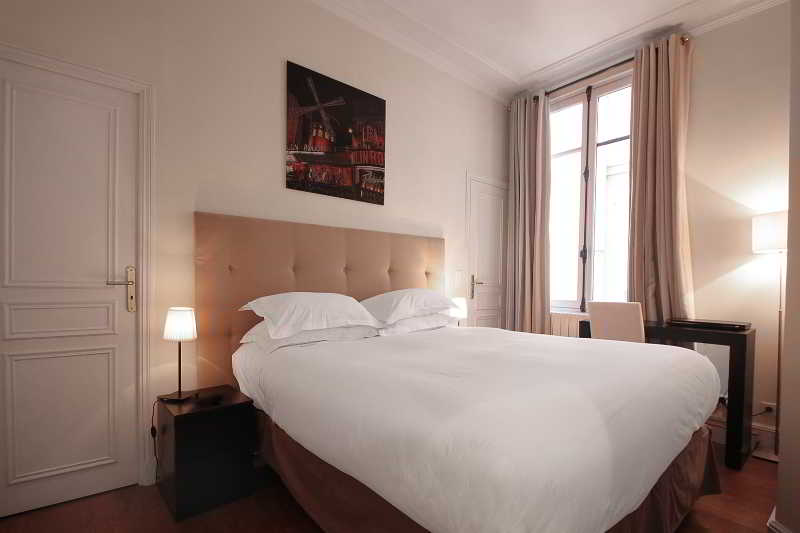 Room at Bridgestreet Champs Elysees Hotel, PARIS