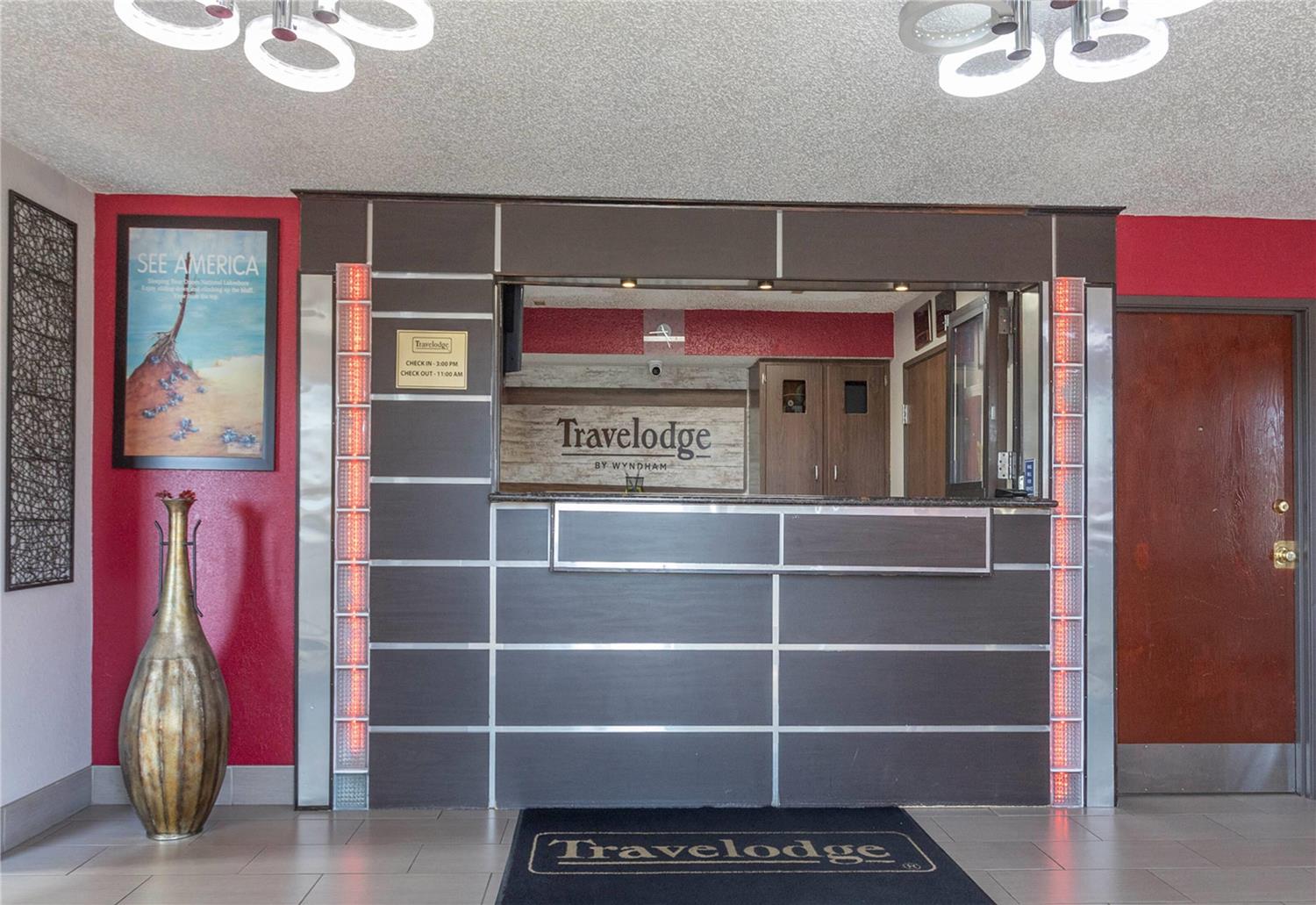 Travelodge By Wyndham Muskegon 2/8