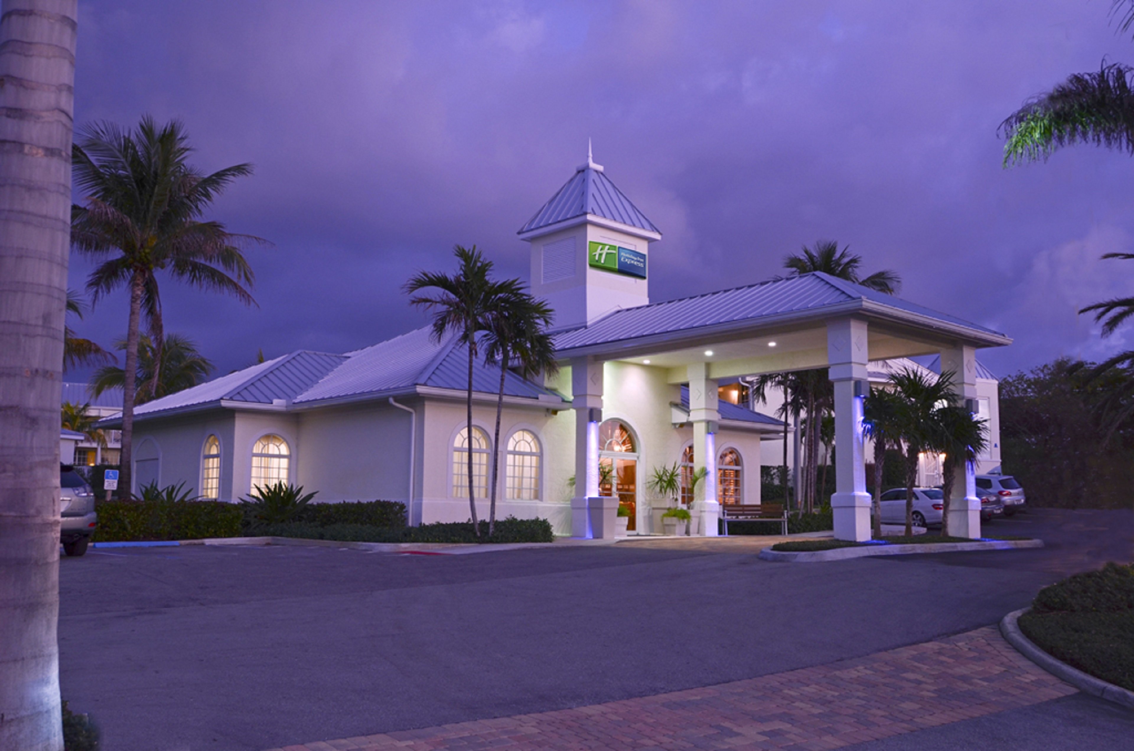 Holiday Inn Express North Palm Beach Oceanview 11/81