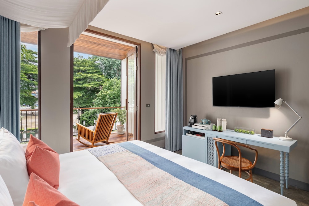 Superior, Double Bed, River View, Balcony