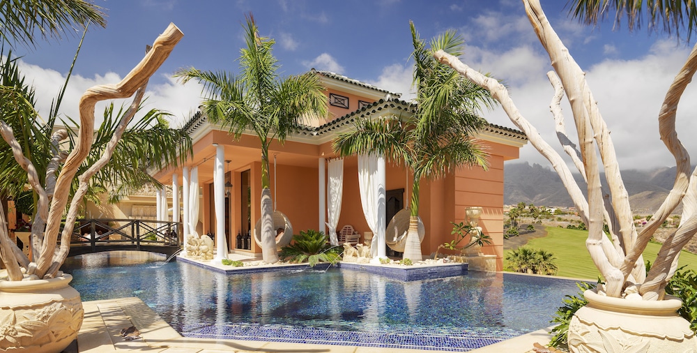 Royal Garden Villas & Spa 4/80