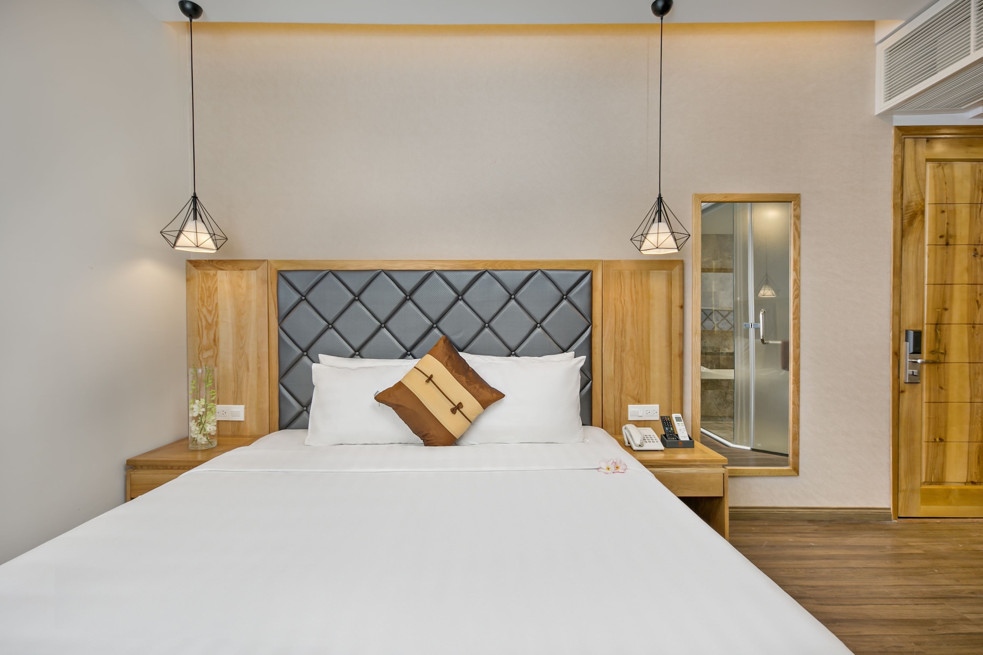 SUPERIOR, DOUBLE BED