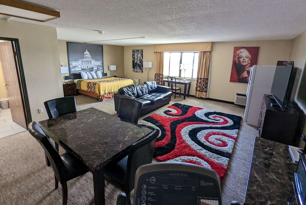 Super 8 By Wyndham Wichita North 34/39