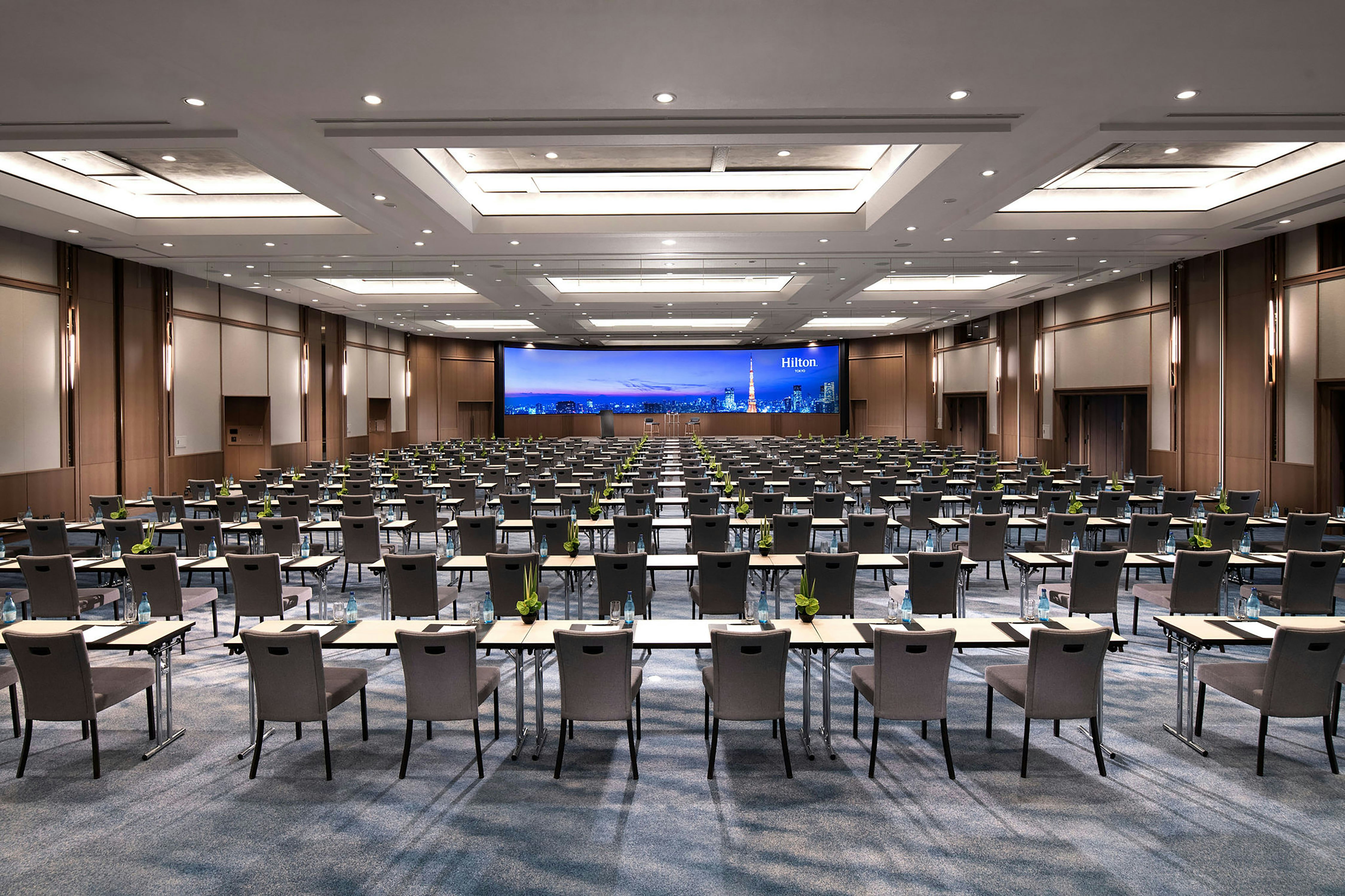 Hilton Tokyo 63/78