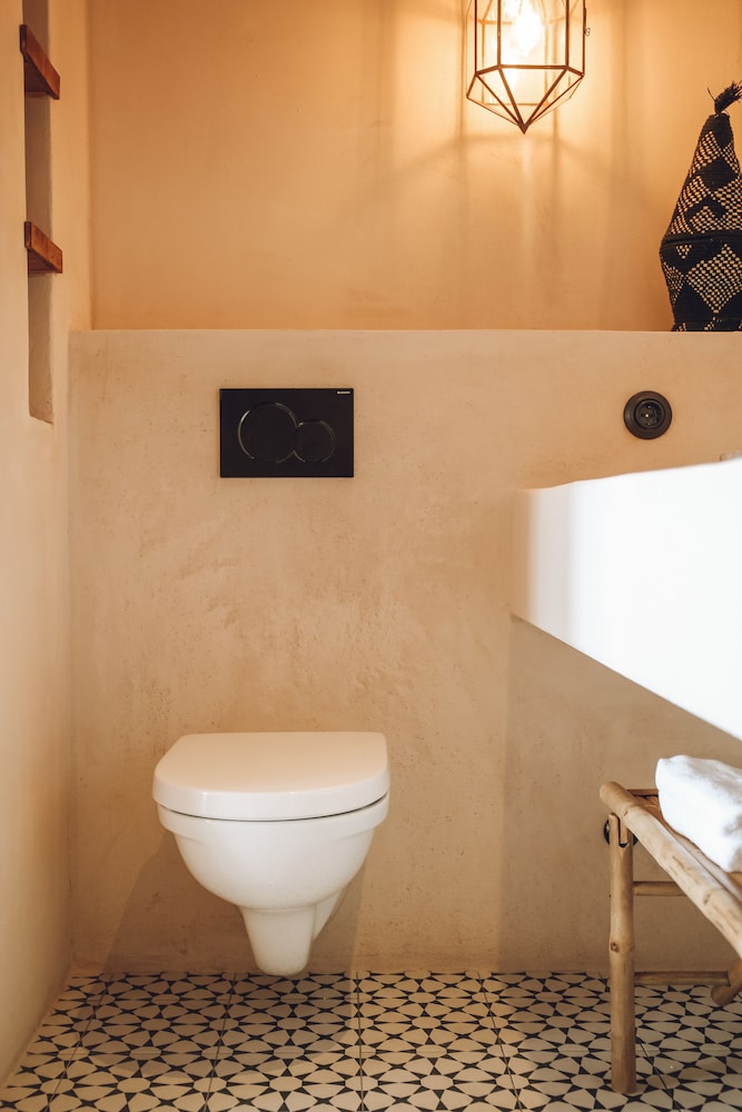 NOMAD HOTEL XABIA PORT 49/50