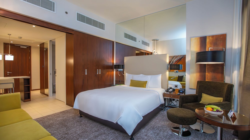 CENTRO, STUDIO, KING BED