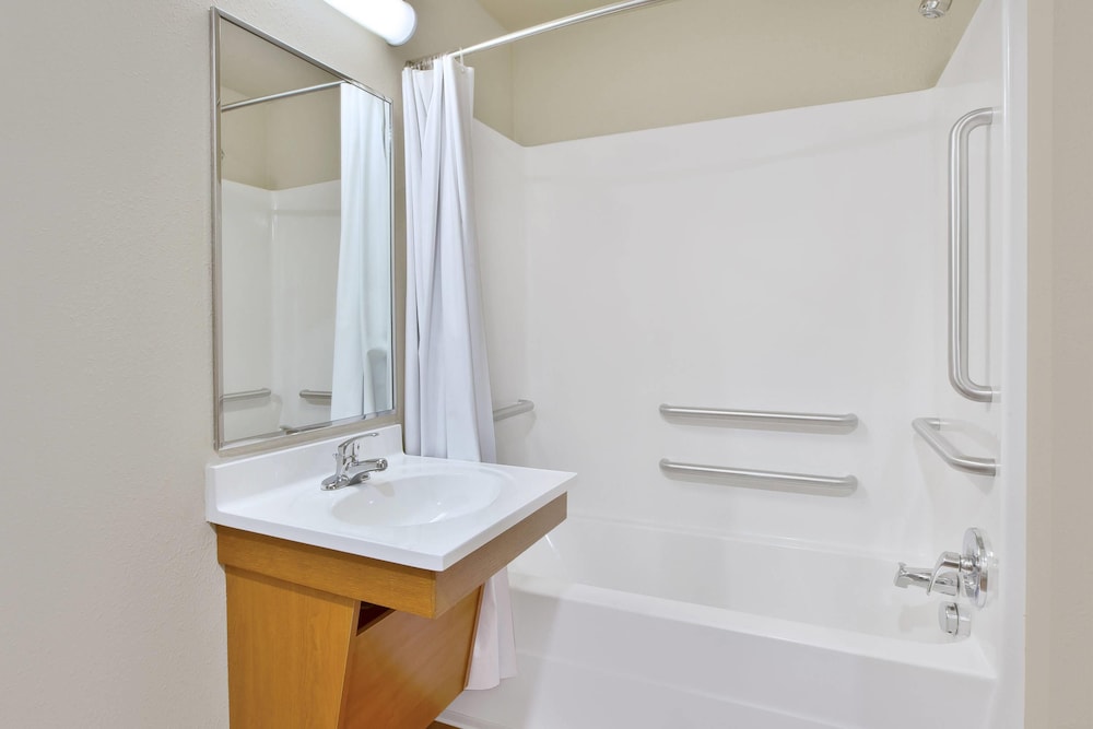 WoodSpring Suites Manassas Battlefield Park I-66 34/34