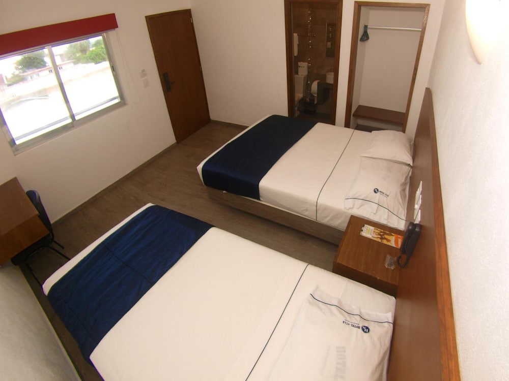 Hotel Star Manzanillo 30/65