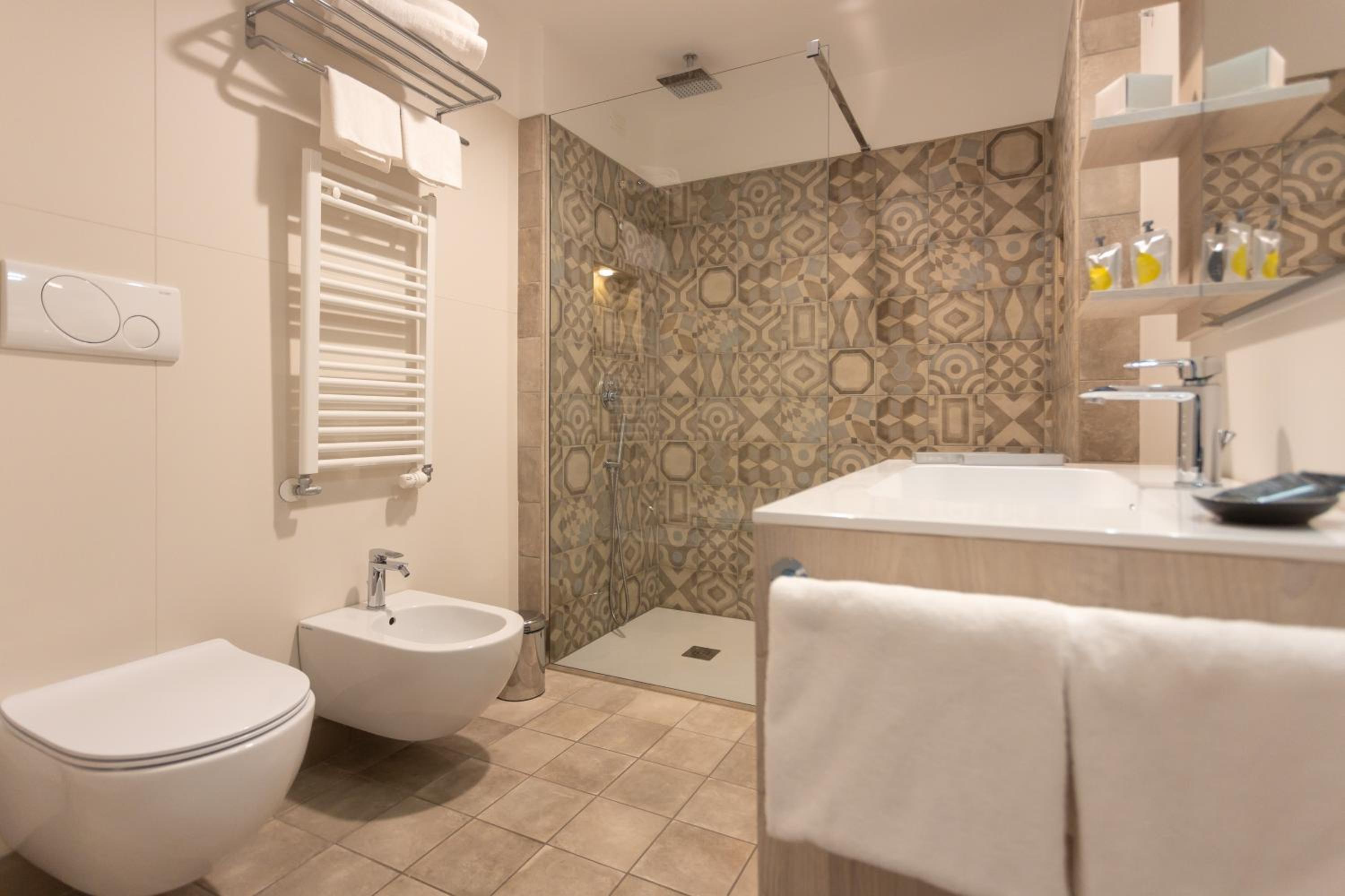 family suite, lagoon view, Mosella Suite 2/2