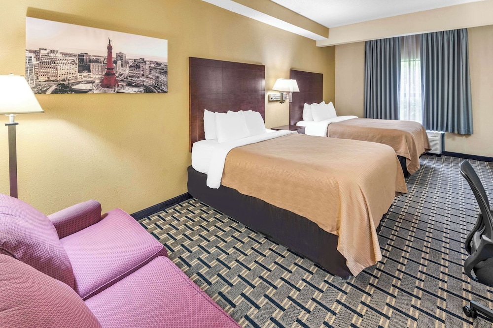 Clarion Inn & Suites Indianapolis Northwest 24/55