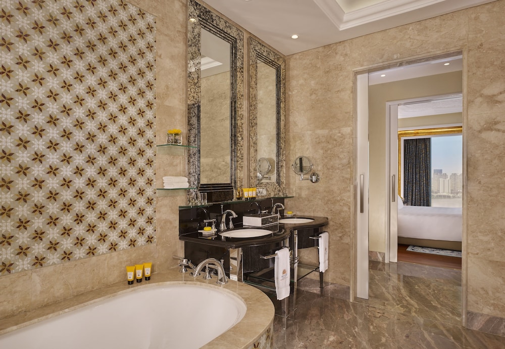 The Reverie Saigon Residential Suites 21/76