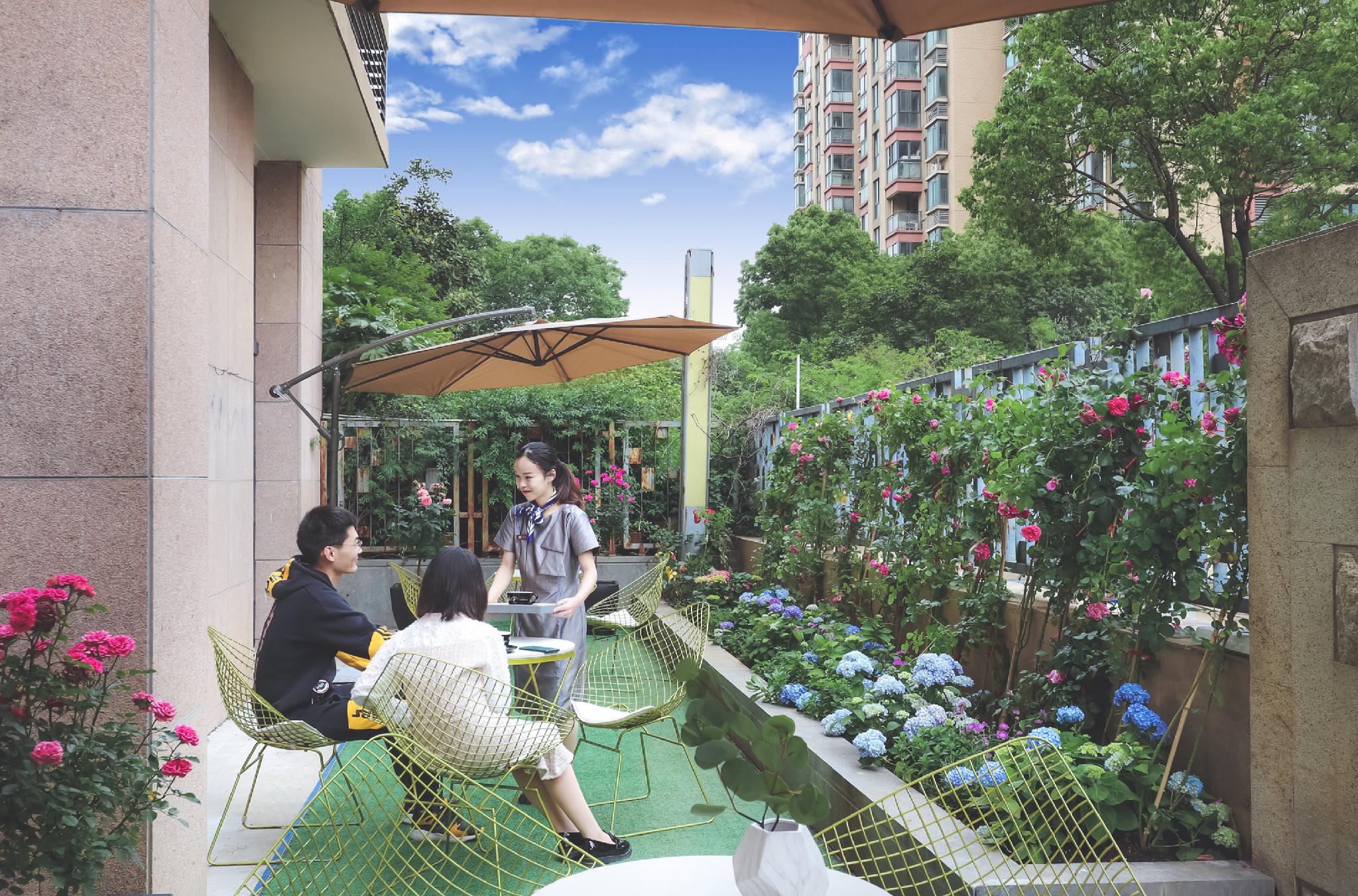 HanTing Hotel (Nanjing South Railway Station Software Avenue Hotel) 35/43