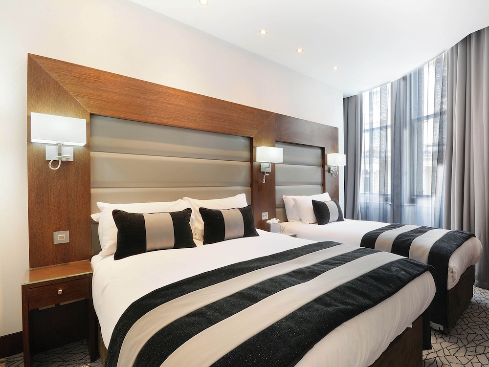 Deluxe, Triple, Double Bed, Court Wing