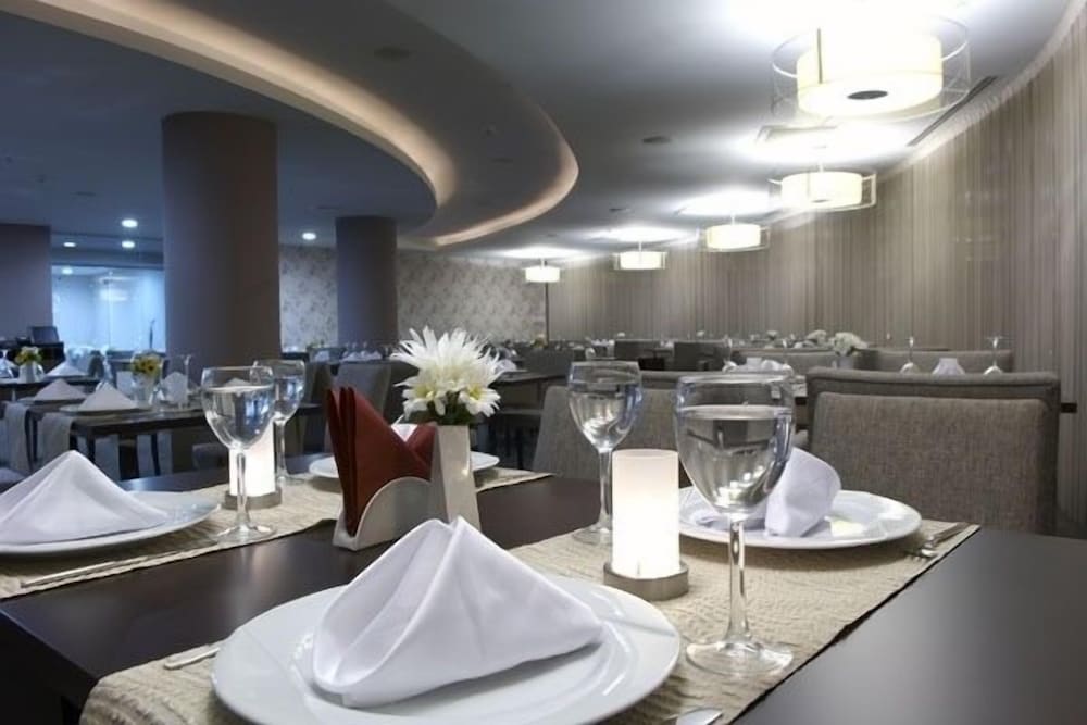 DEDEPARK HOTEL 49/50