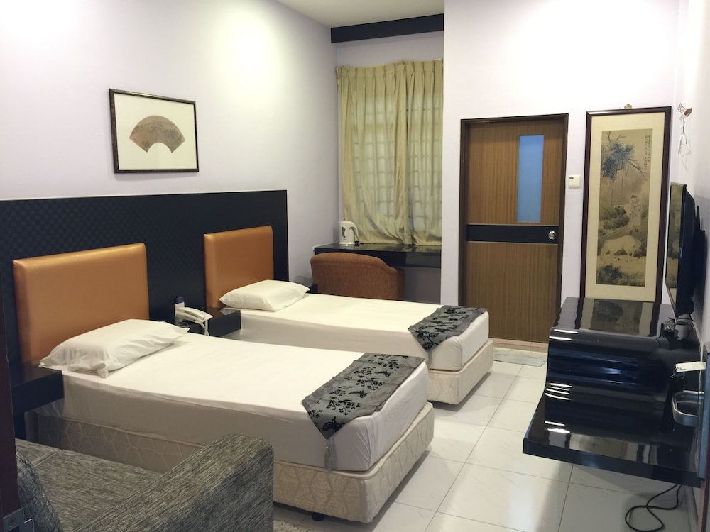 LAI MING HOTEL COSMOLAND 10/33