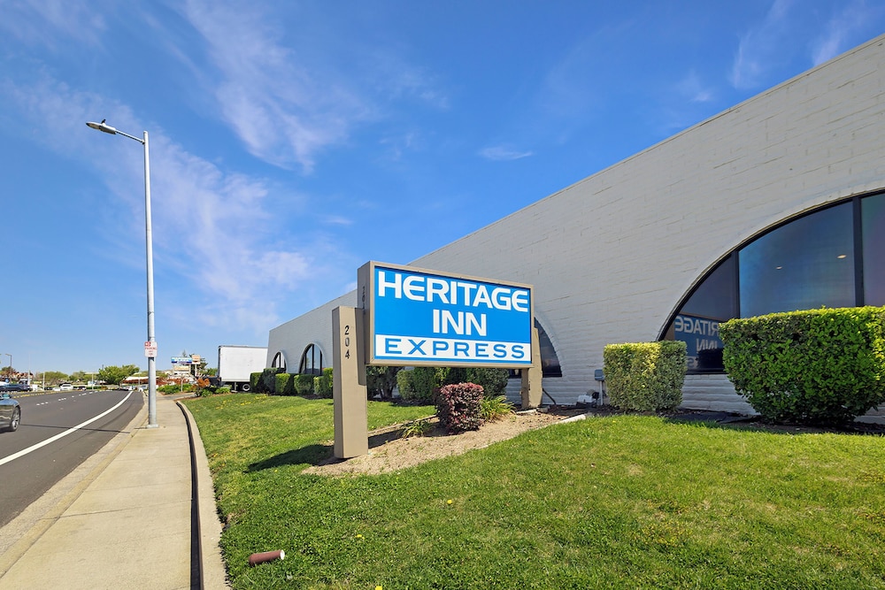 Heritage Inn Express Roseville 42/51