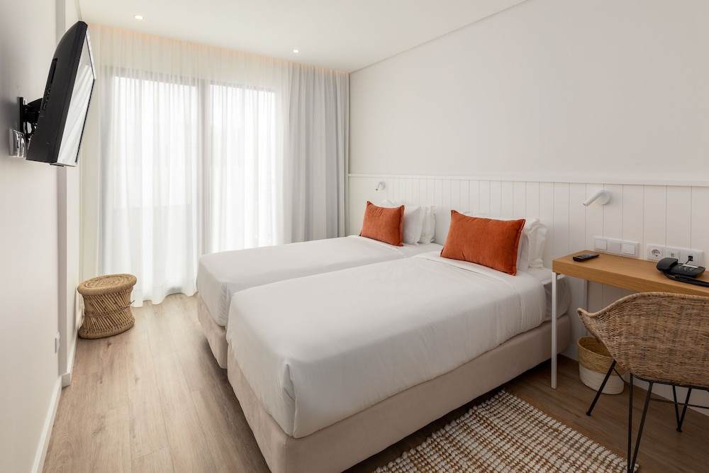 Standard, Double or Twin Bed