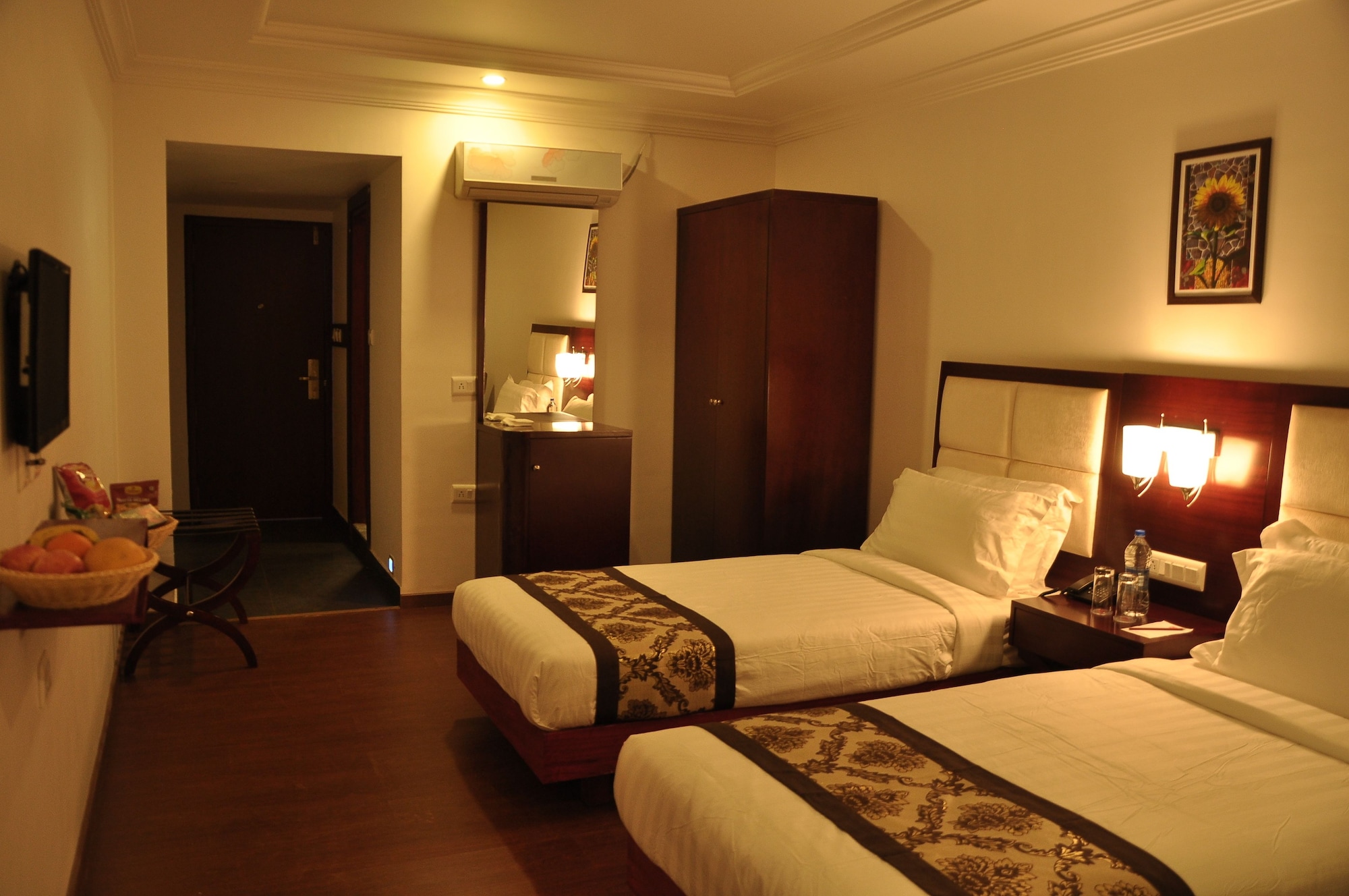 Deluxe, Twin Beds
