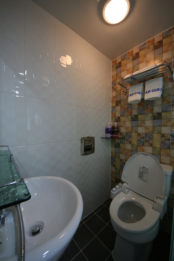 Star Guest House 40/45