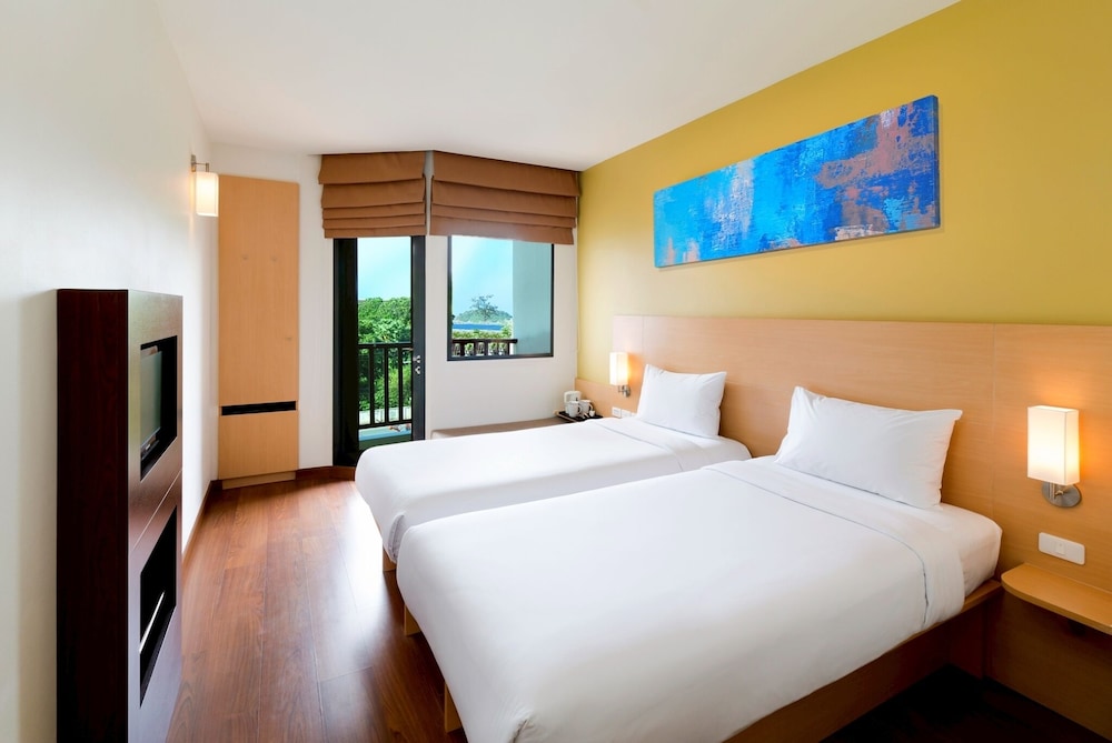 ibis Phuket Kata 11/49