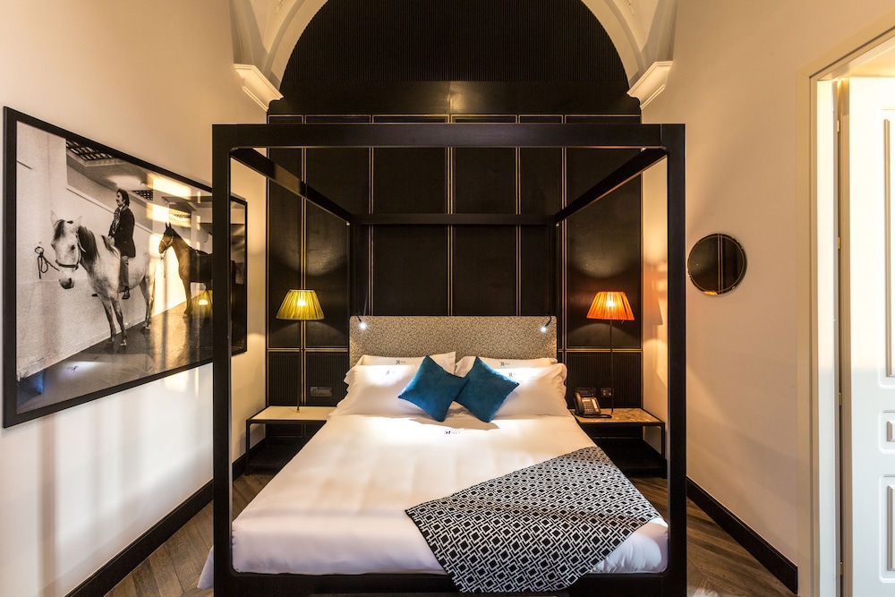 THE H'ALL TAILOR SUITE ROMA 33/65