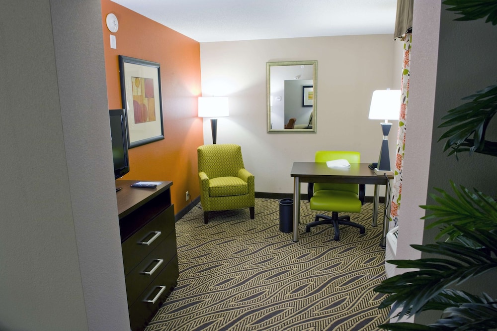 Hampton Inn Evansville Airport 36/70