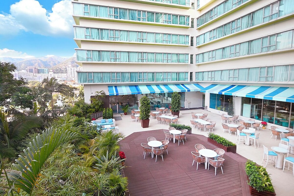 Regal Riverside Hotel 59/69