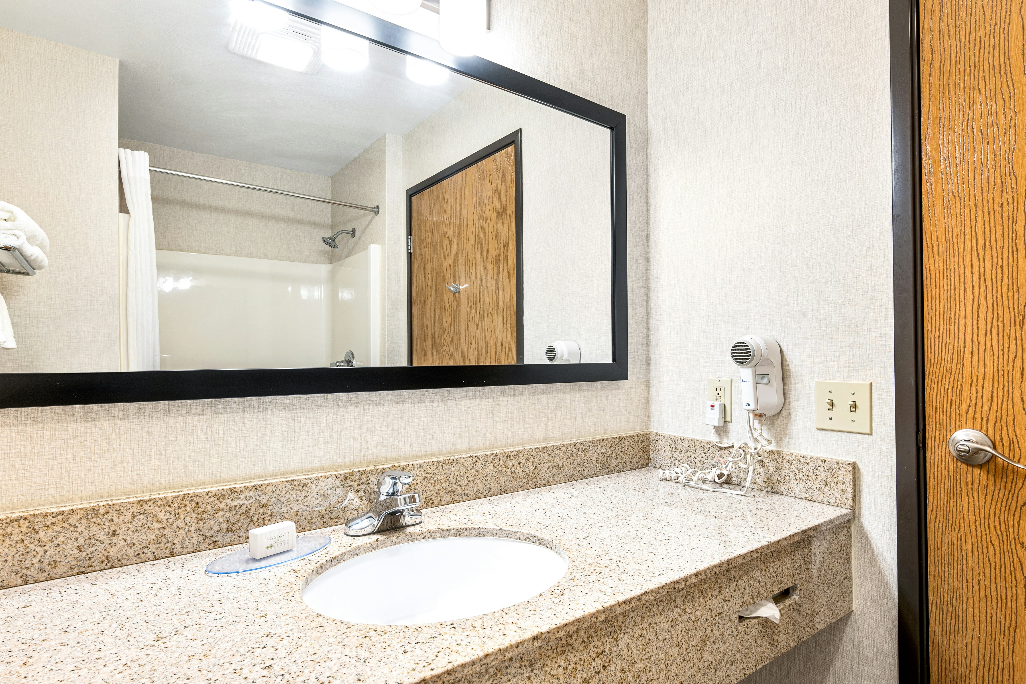 Boarders Inn Amp Suites 62/63