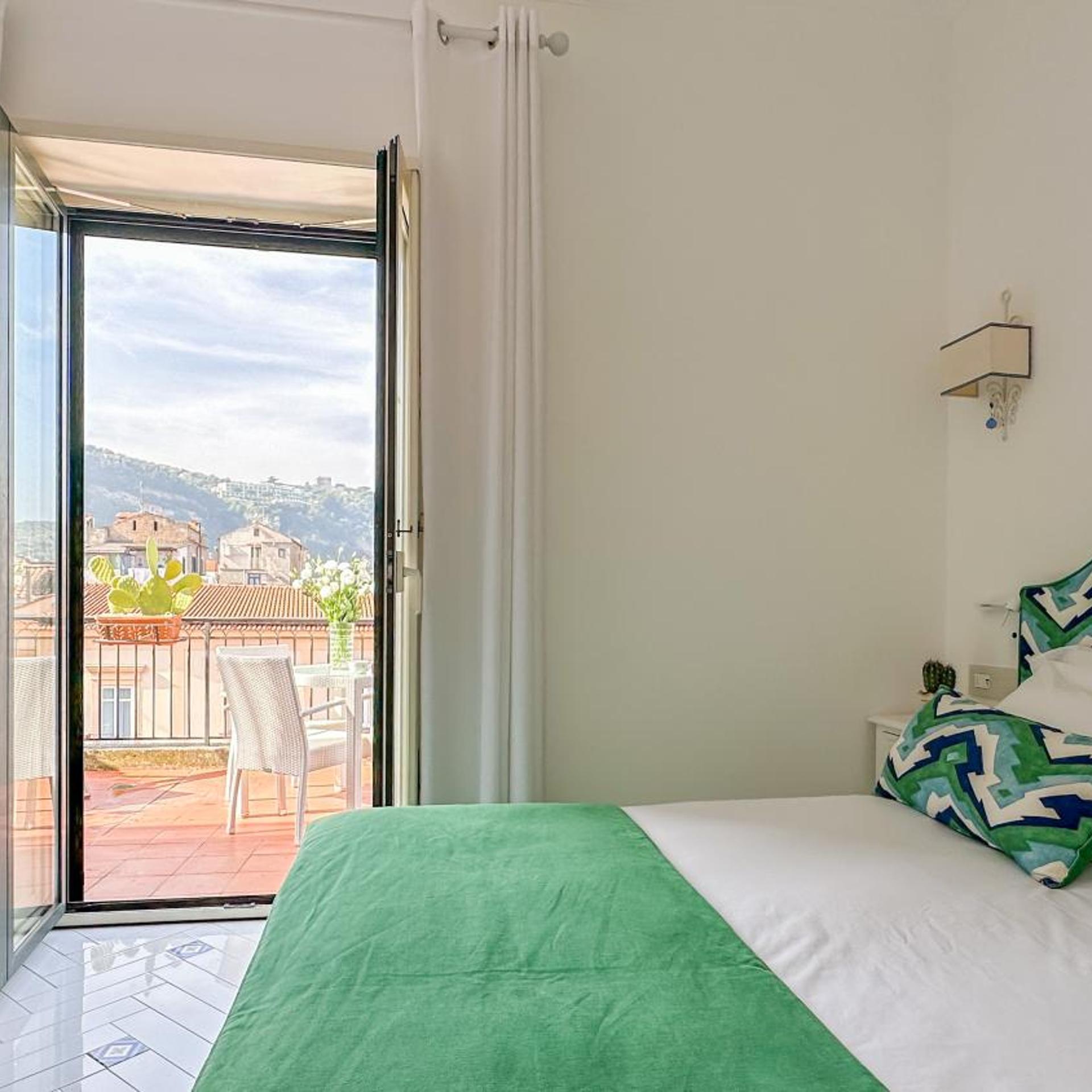 غرفة بسرير مزدوج أو سريرين منفصلين بشرفة، Hotel Villa Di Sorrento 3/5