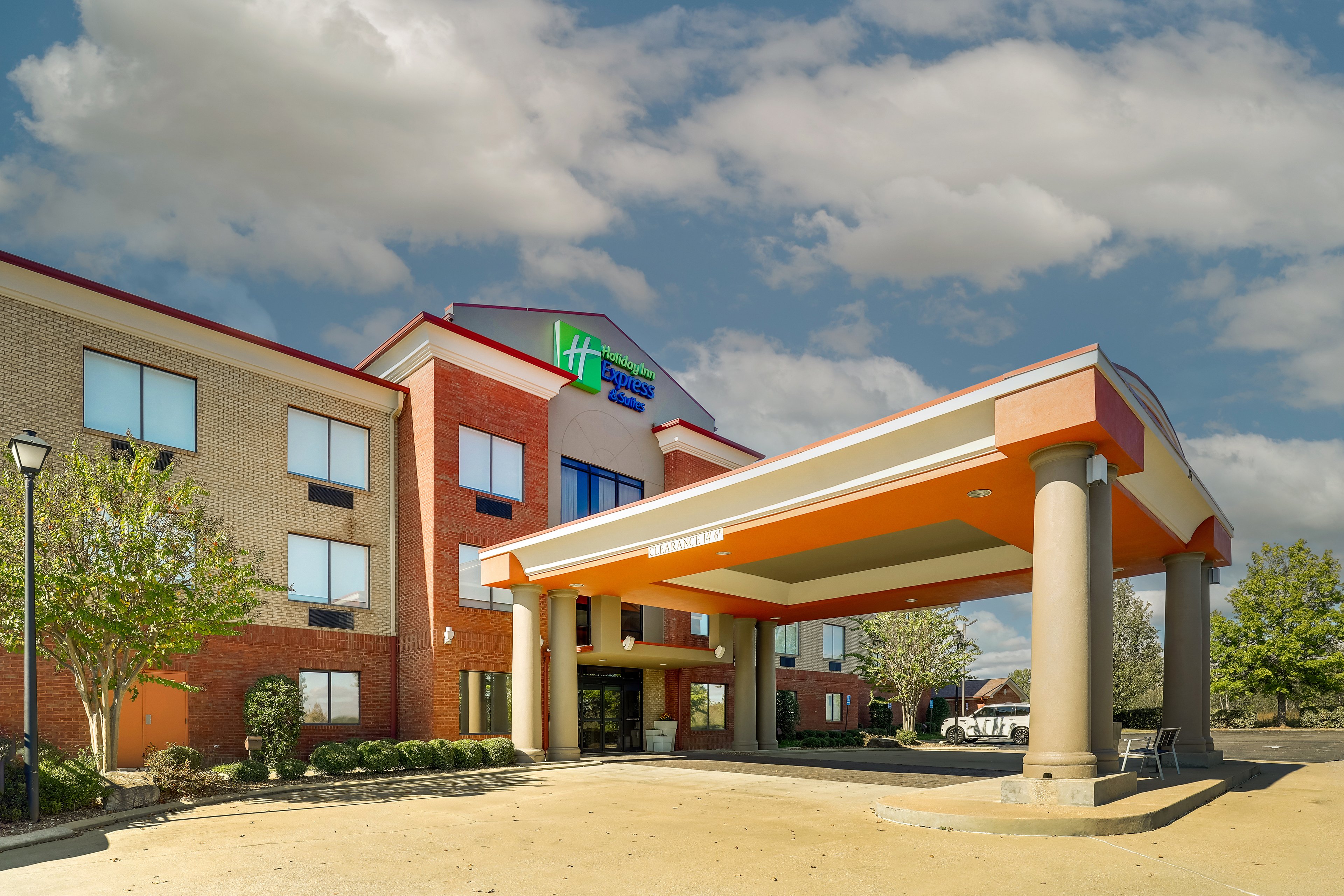 Holiday Inn Express Hotel And Suites Gadsden W Near Attalla 66/76