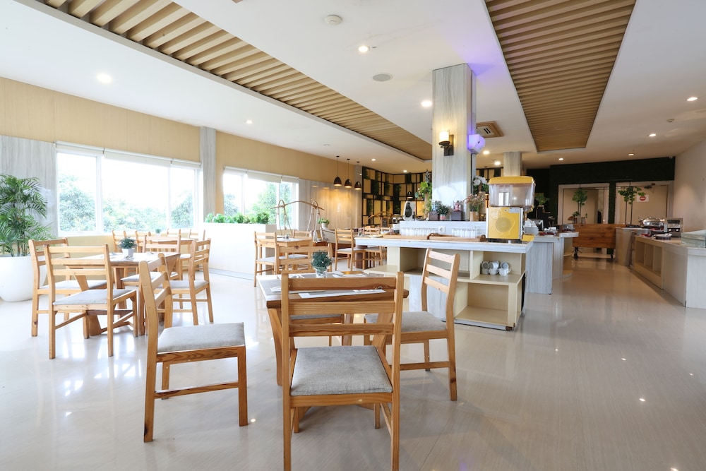 Luminor Hotel Banyuwangi Yos Sudarso 55/70