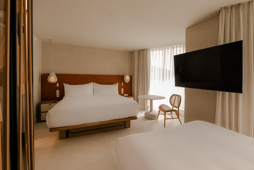 Mondrian Ibiza 19/73
