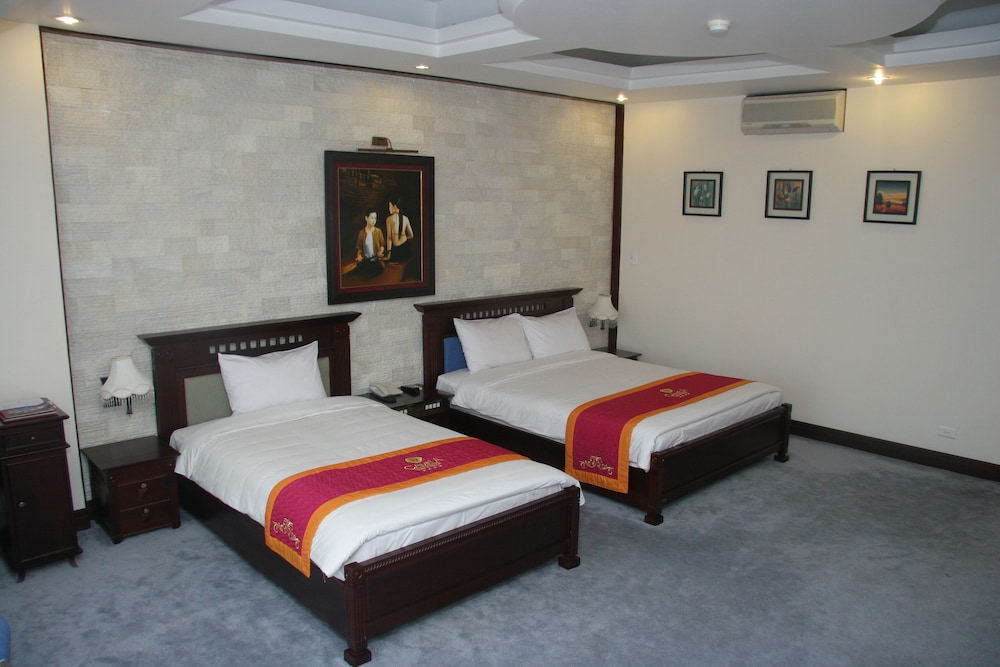 DELUXE, TWIN BEDS