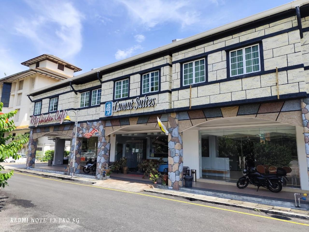 Lumut Suites 6/50