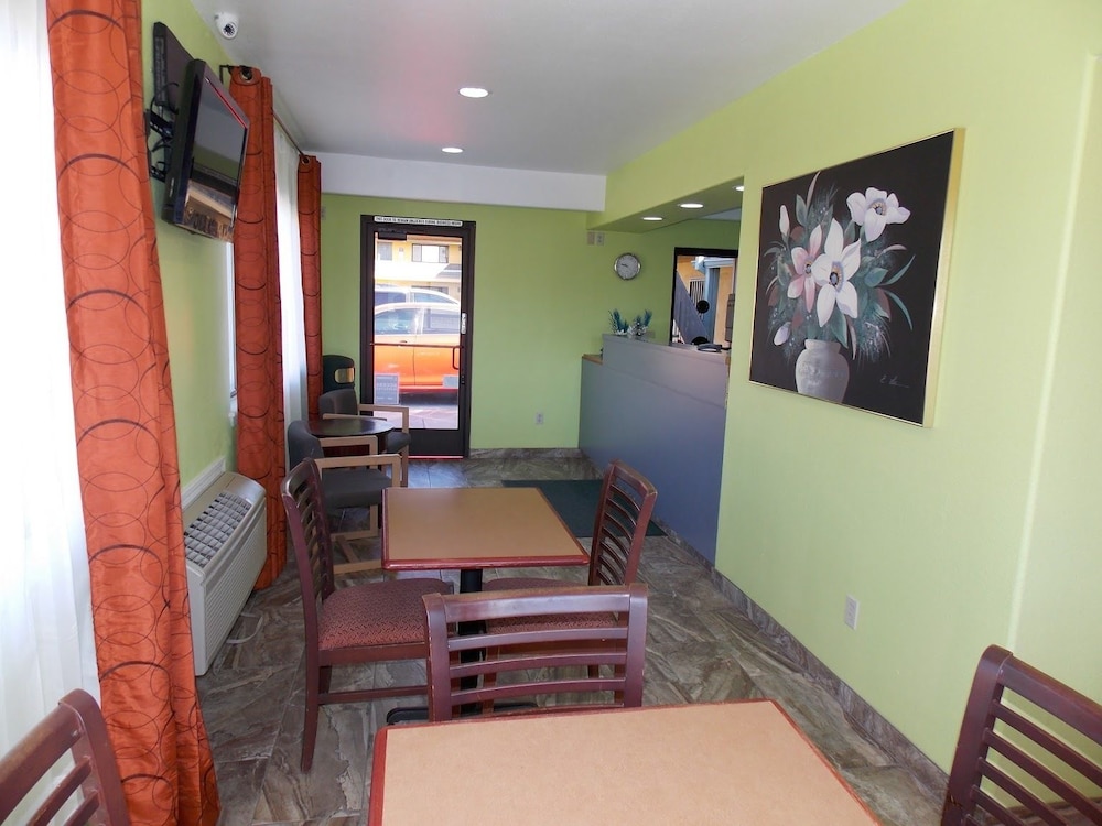 Apex Inn 39/51