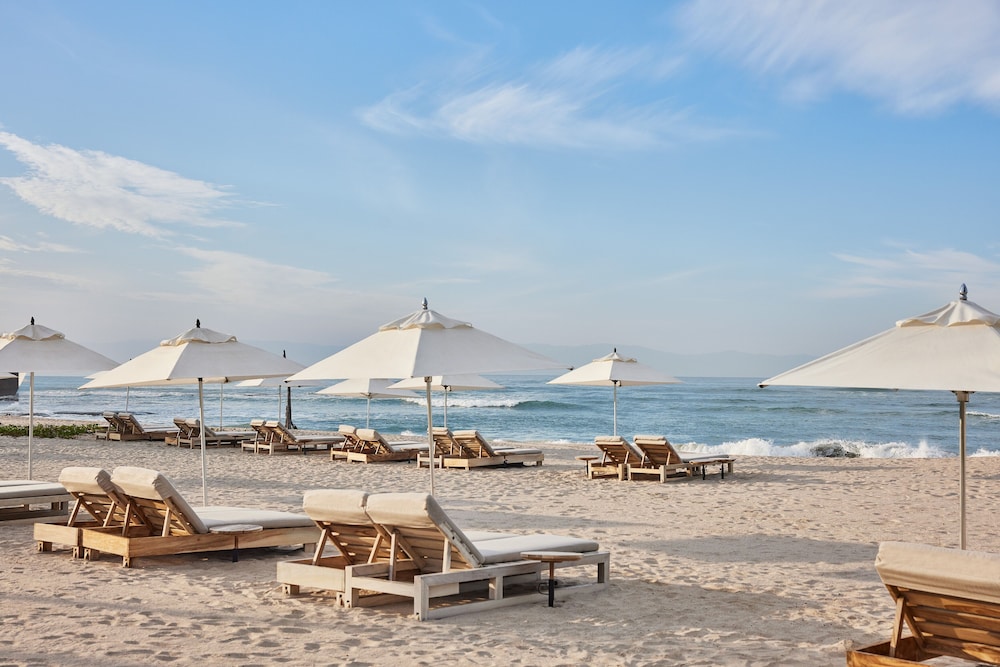 Susurros del Corazon, Auberge Resorts Collection 46/49