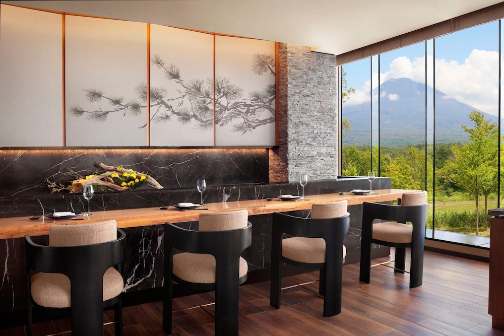 Higashiyama Niseko Village, a Ritz-Carlton Reserve 33/42