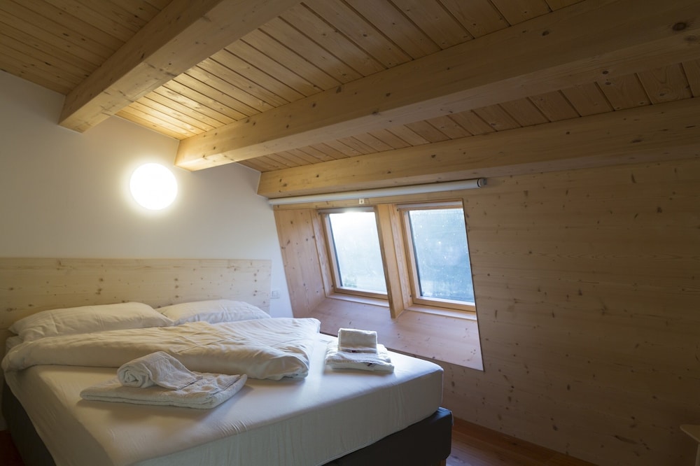 بنتهاوس بانورامي بسريرين كوين بإطلالة على الجبل بغرفة نوم واحدة مع أريكة، Quercus Appartements 6/10