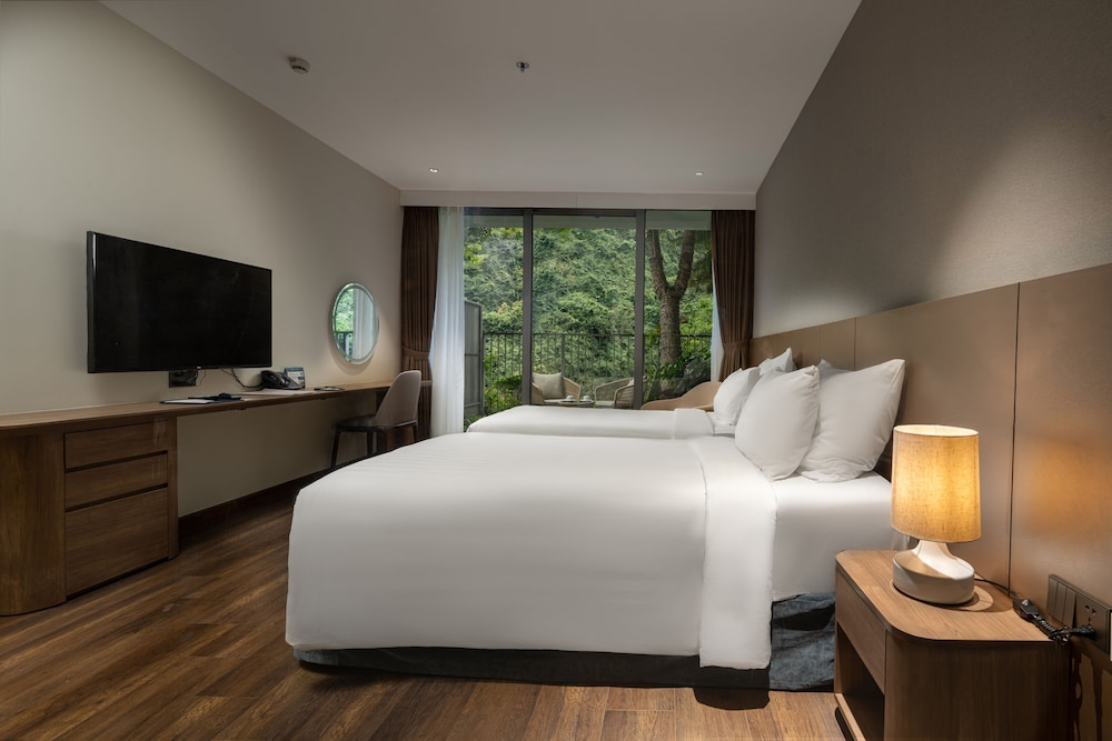 Mountain, Central, Premier, Twin Beds