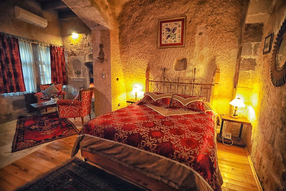 DELUXE, DOUBLE BED, LOW FLOOR