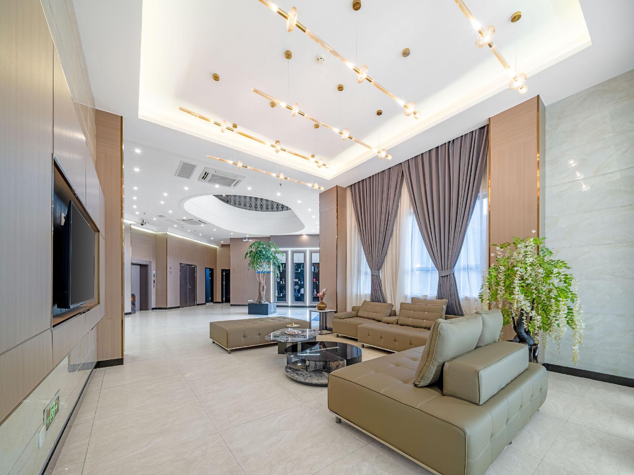 Lavande Hotel 28/40