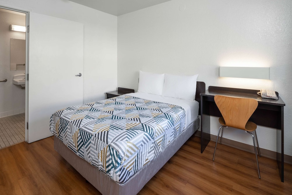 STANDARD, DOUBLE BED, ACCESSIBLE