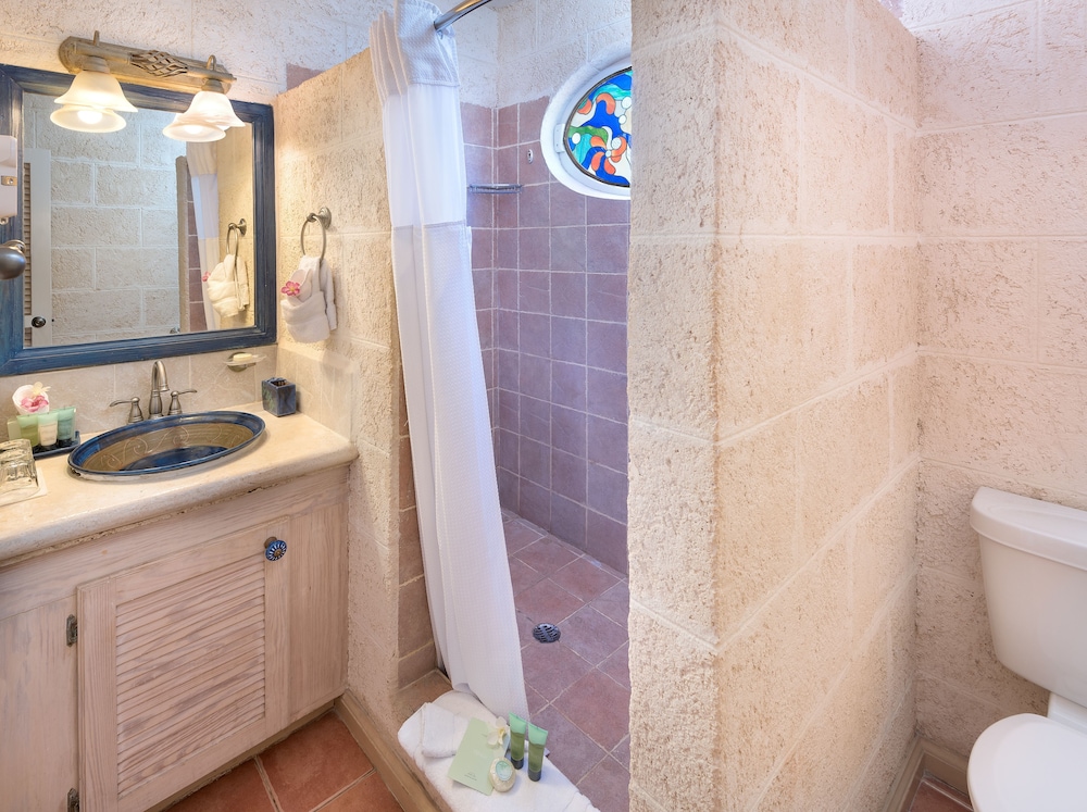 Little Arches Boutique Hotel Barbados 48/50