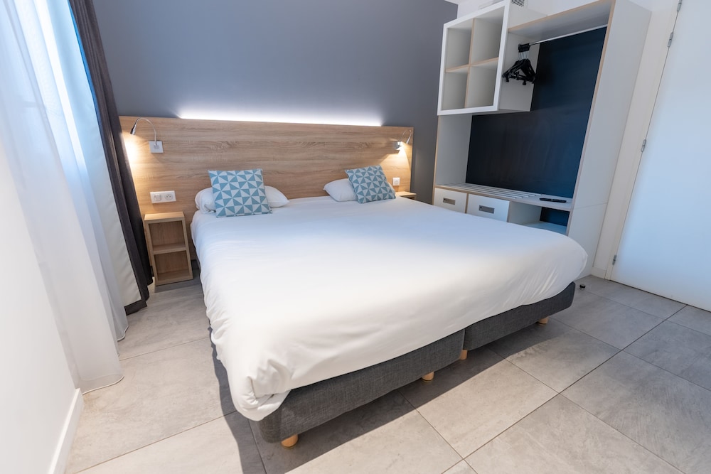 2 Bedrooms, Apartment, King Bed, Bunk Bed, Sofa, KYRIAD RESIDENCE CABRIES 2/5