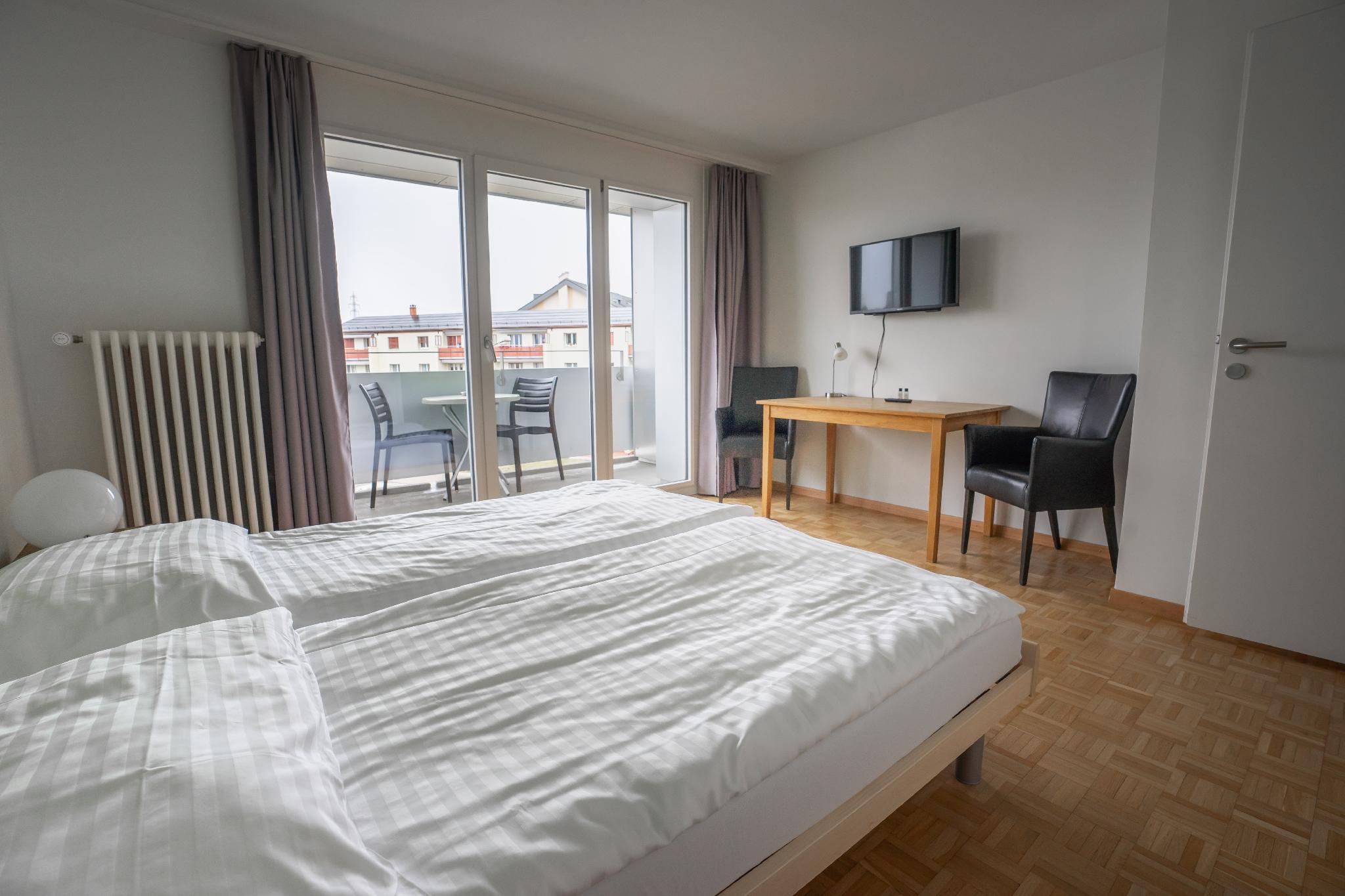 Nyon Hostel 10/26