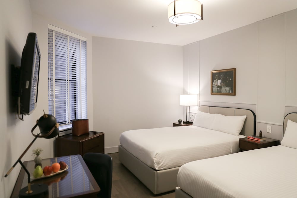 Belleclaire Hotel 21/75