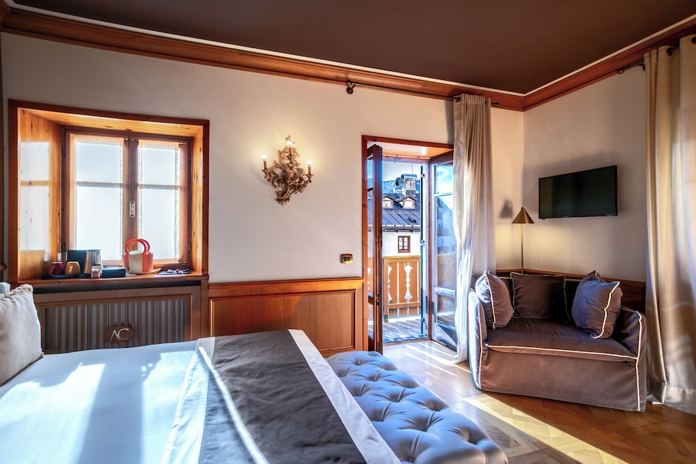 غرفة سوبيريور بسرير كوين، Ambra Cortina Luxury Fashion Boutique Hotel 6/10